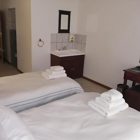 Krige Lodge B&B Bloemfontein Luaran gambar
