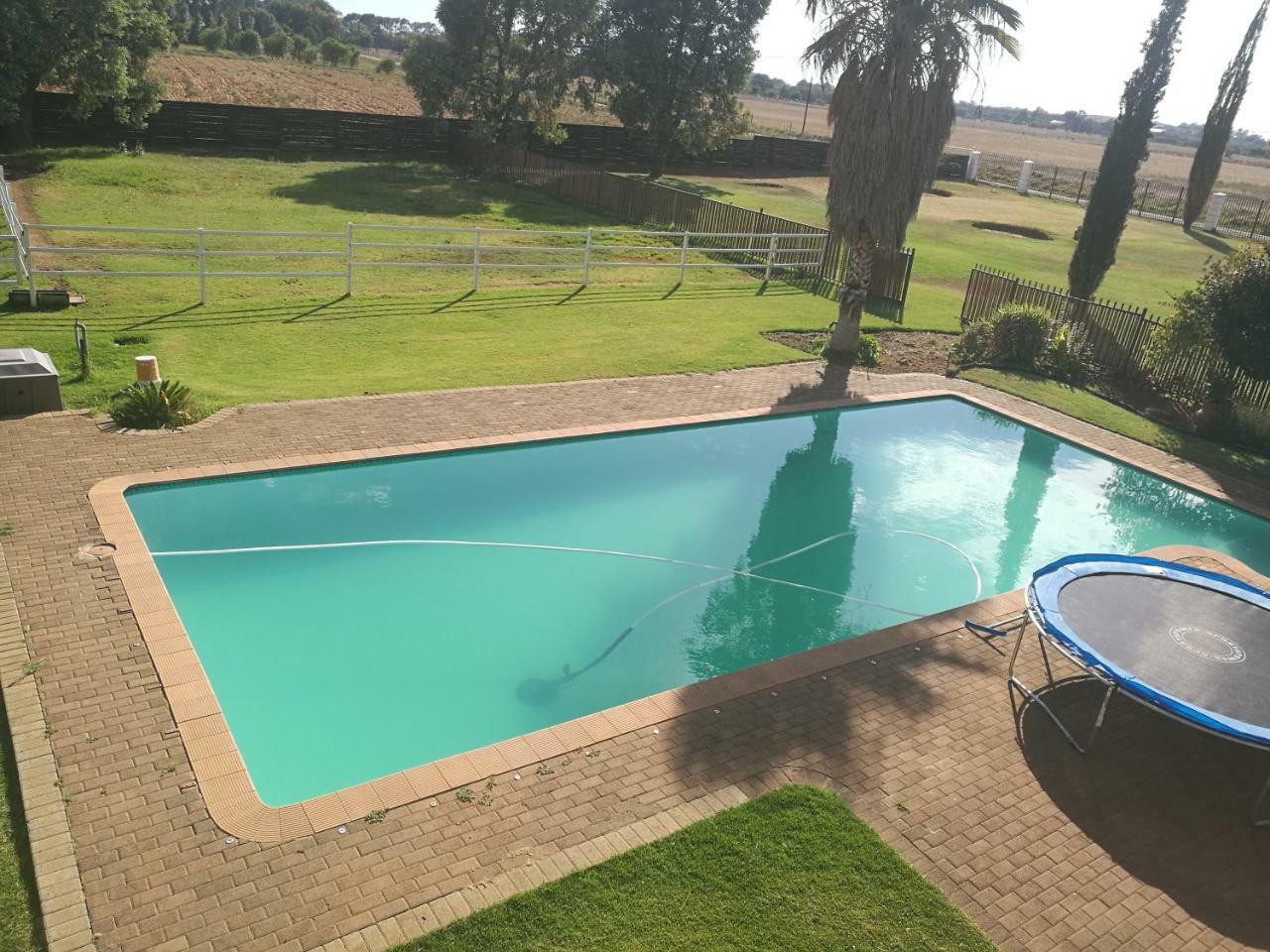 Krige Lodge B&B Bloemfontein Luaran gambar